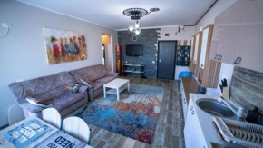 Roberto Deluxe, Mamaia